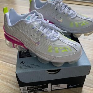 NWT Nike Air Vapormax